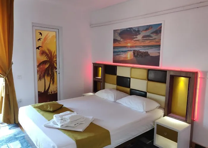 Paun كوستِنيست