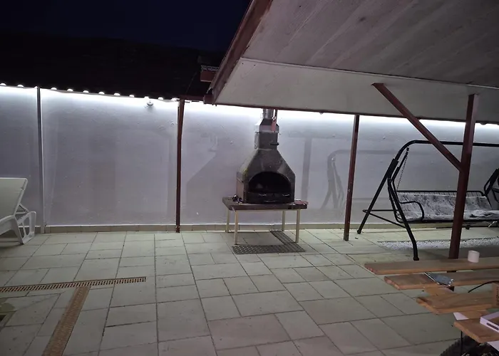 Paun 3* كوستِنيست